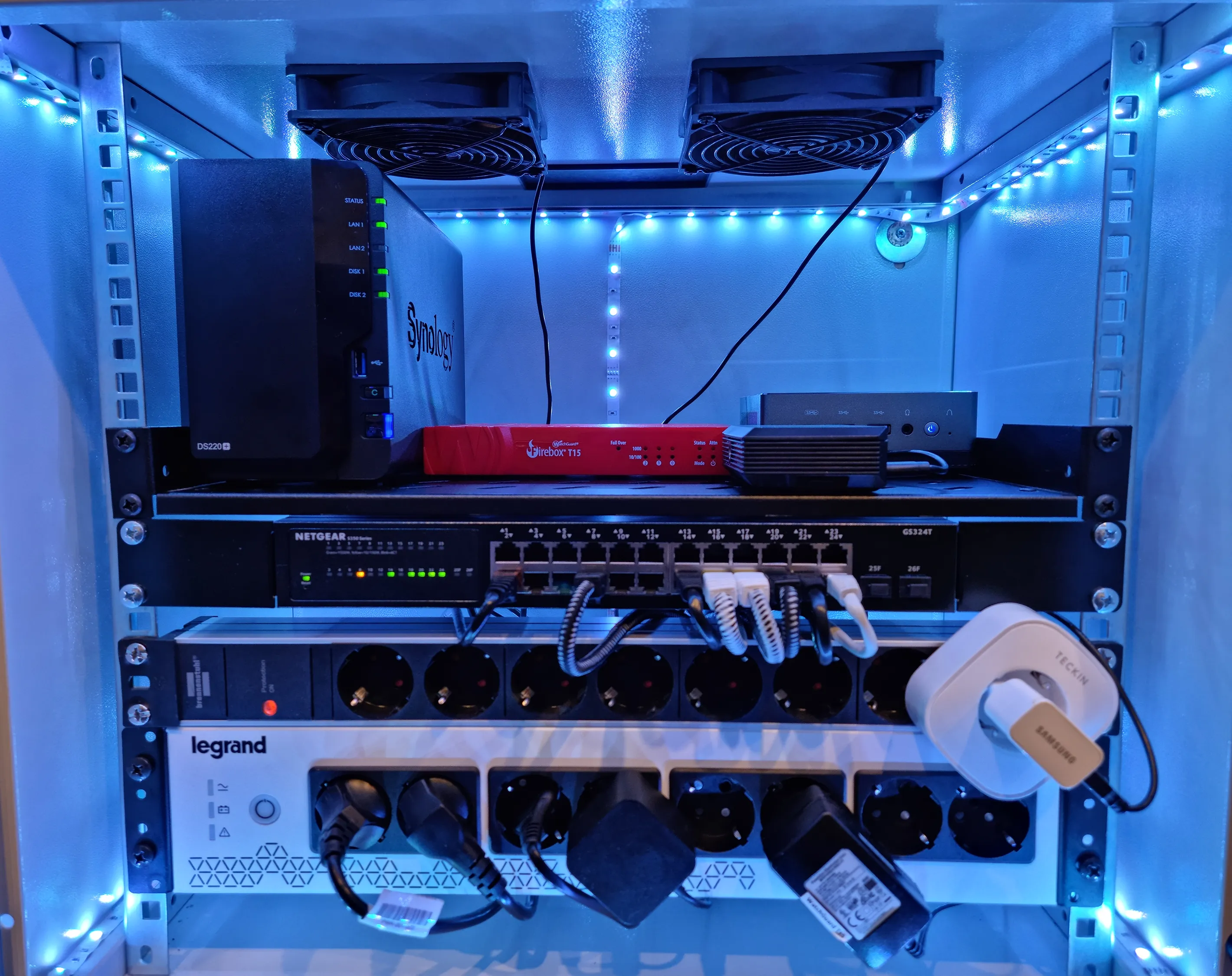 9 HE Rack